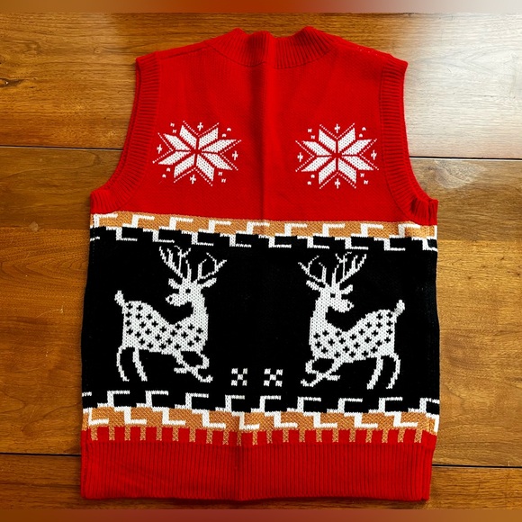 Like New Men’s Elk Sweater Vest - Picture 9 of 11
